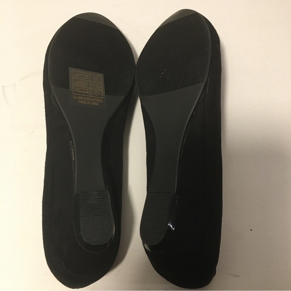 Bella Marie Flats Shoes Size 8 Black Suede - Picture 5 of 5